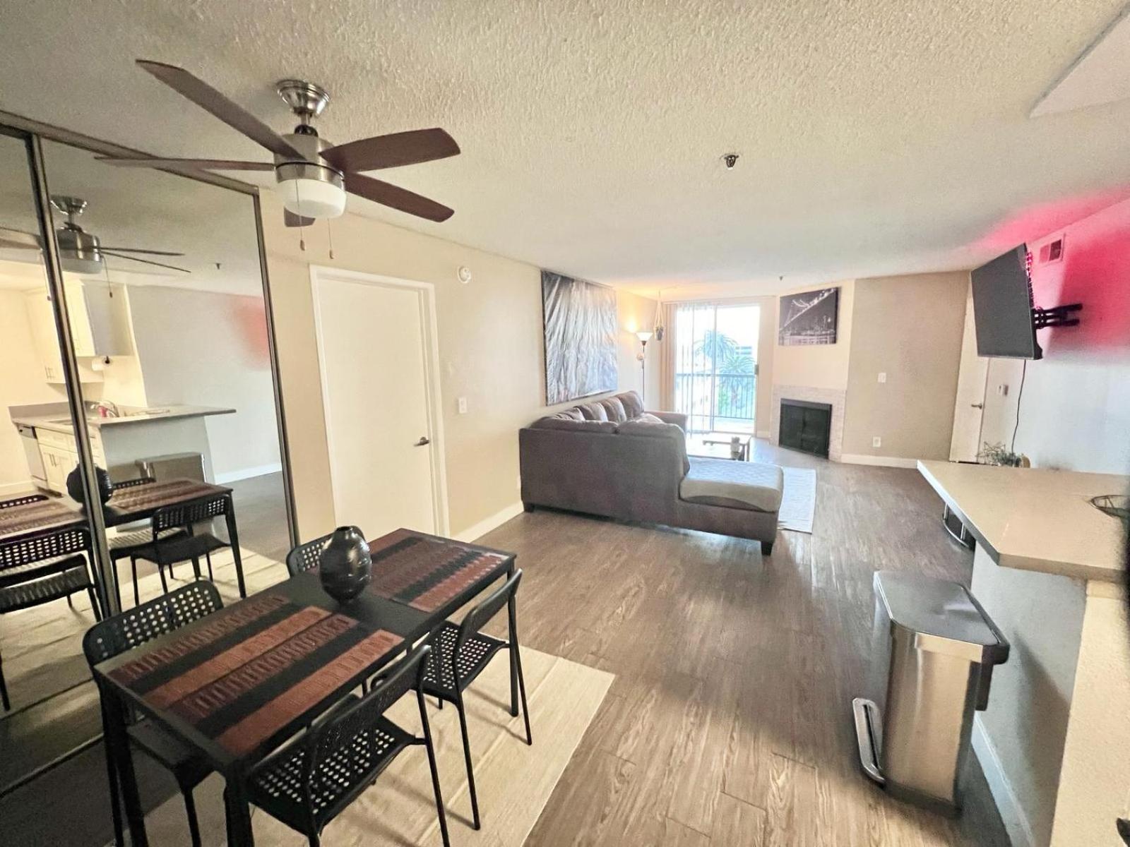 Apartamento Hollywood Two Bedroom & Free Two Parking Spots